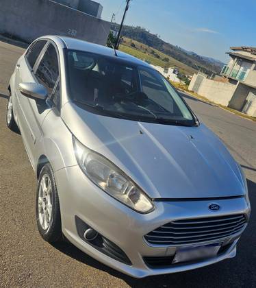 FORD FIESTA 1.6 SE HATCH 16V FLEX 4P POWERSHIFT FORD FIESTA 1.6 SE HATCH 16V FLEX 4P POWERSHIFT